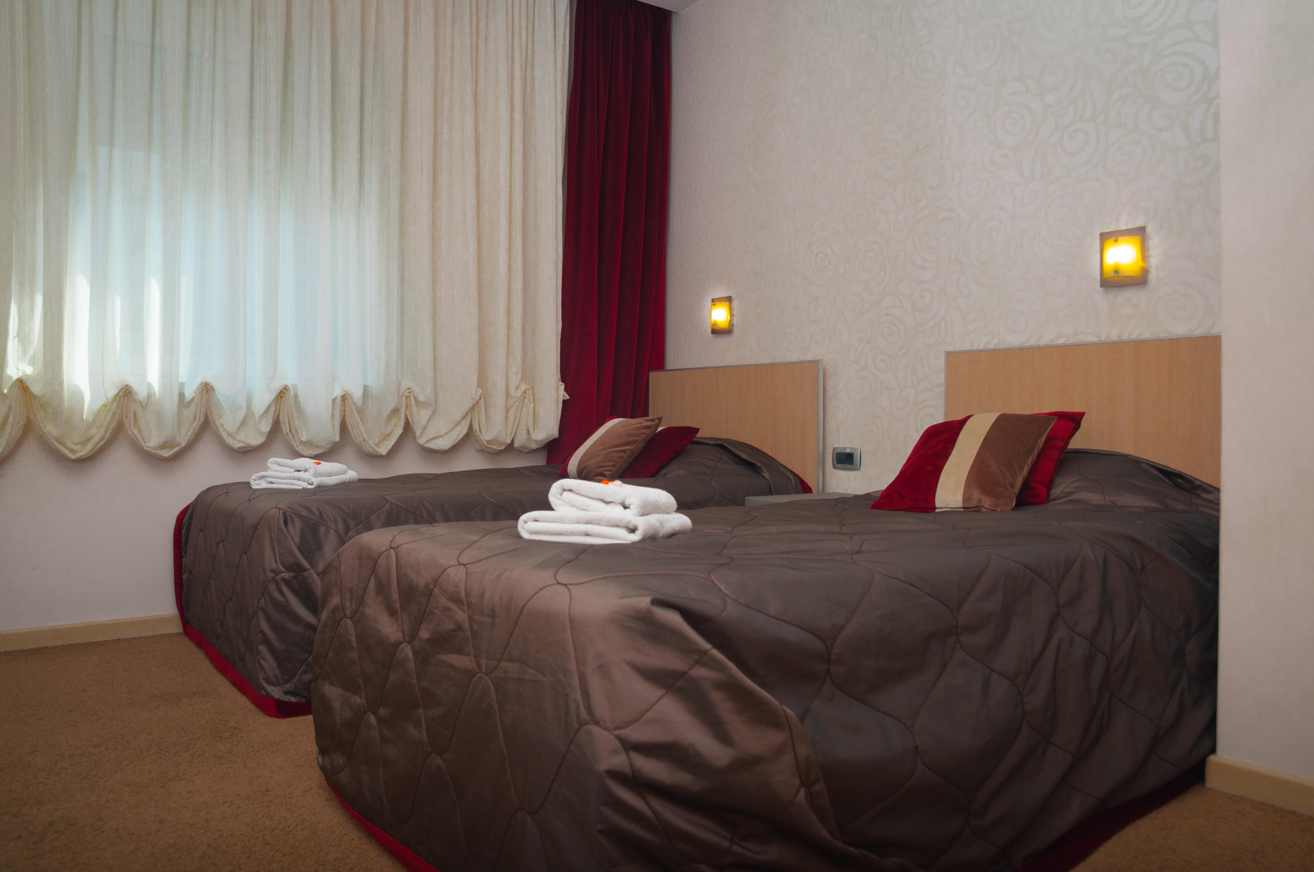 Garni Hotel Vigor - Ev Station Novi Sad Exterior photo